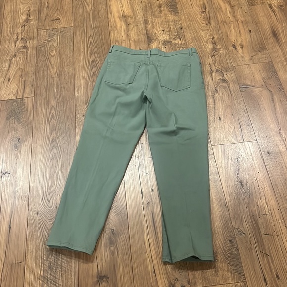 Gloria Vanderbilt - Green ‼️Brand New‼️ - Picture 5 of 7